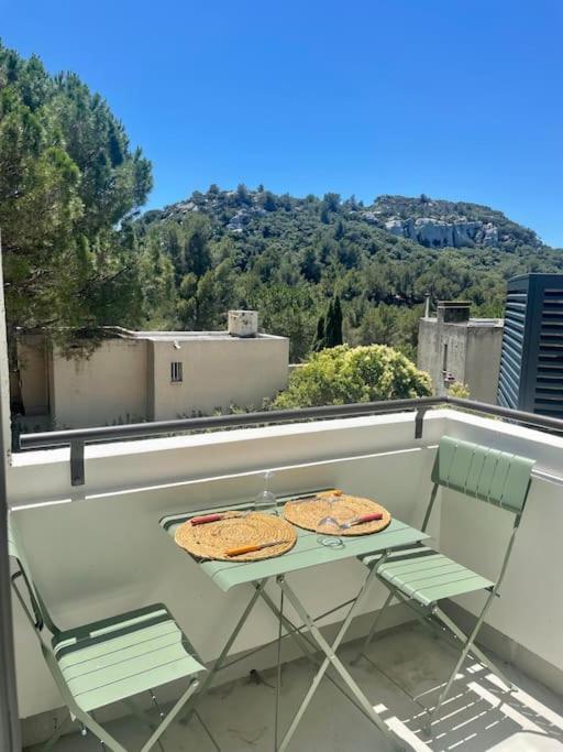 Апартаменты "Lou Mes" Les Baux Balcon Экстерьер фото