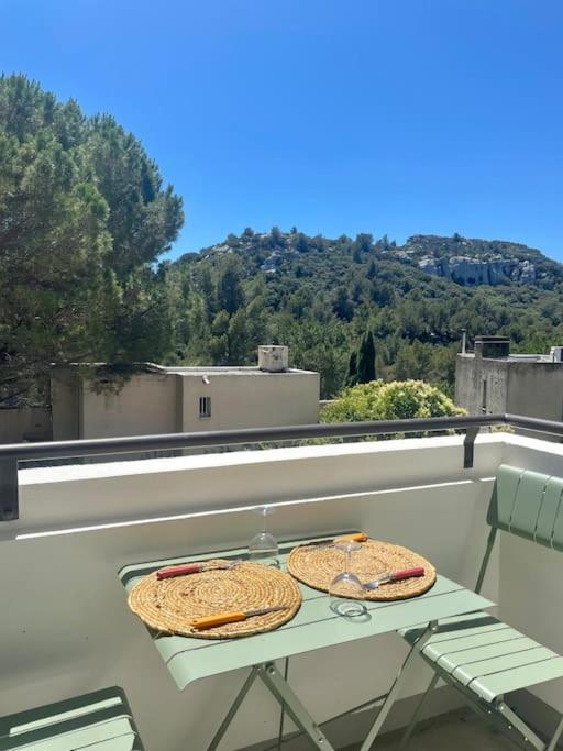 Апартаменты "Lou Mes" Les Baux Balcon Экстерьер фото